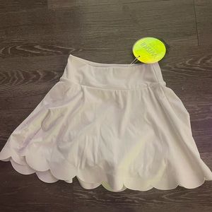 Wiskii tennis skirt NWT small white scalloped